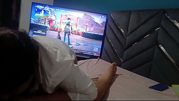 Image ricos sentones mientras juego forninte en mi playstation 5
