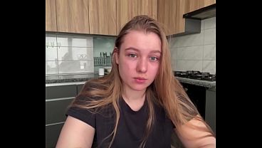Image Jucielussie morning masturbating on the kitchen