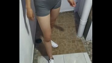 Image La vecina me invita a su casa cuando su esposo sale a tomar