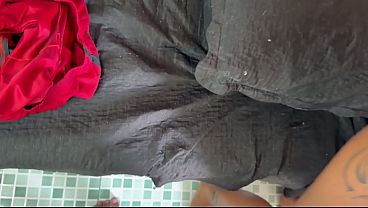 Image Novinha casada dando gostoso a xereca no barraco da favela enquanto o marido trabalhava