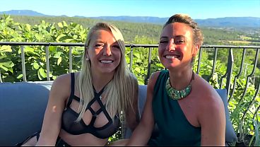 Image Pam et Ashley, tr&egrave_s coquines avec une bite