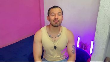 Image Conductor musculoso y joven twink se maman sus vergas dotadas en el auto y se llenan de leche! Relato sexual