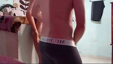 Image el pene de mi padrastro es tan peque&ntilde_o que apenas cabe en mi vagina