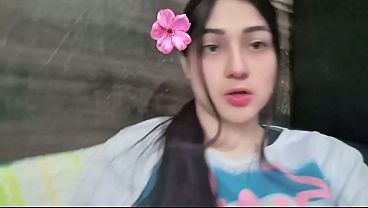 Image Actriz amateur se masturba y se toca sus grandes tetas
