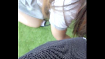 Image Las Morras de hoy son mas Calientes y Est&aacute_n mas Buenas! DETONAN en Publico a una Colegiala en el Patio al Aire Libre!