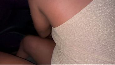 Image Fila no estacionamento pra gozar na mulher do corno