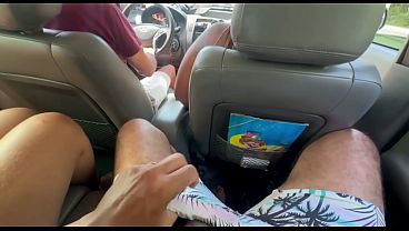 Image Muita putaria dentro do Carro a Caminho da trilha ds praia deserta chupando o pau do safado e mostrando os peitos