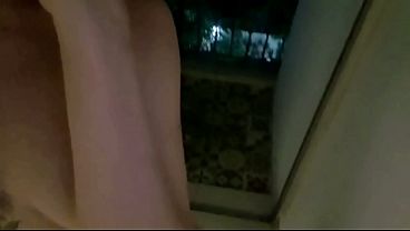 Image Garota pelada mostra buceta grande com grelho enorme , safada exitada gosta de rola