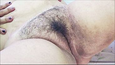 Image buceta peluda da casada madura goza intensamente