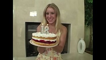 Image Horny slut gets her tight asshole gaped open