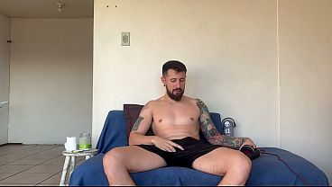 Image VIZINHA RUIVA FLAGROU O VIZINHO DE FONE SE MASTURBANDO COM MASTURBADOR E N&Atilde_O RESISTIU!
