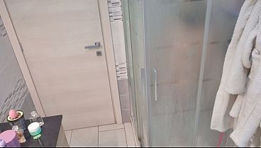 Image Gostosa tomando banho