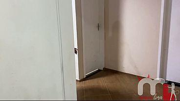 Image O an&atilde_o adormeceu e sua namorada acabou caindo na putaria e deu a bucetinha para o pau preto grande COMPLETO NO RED