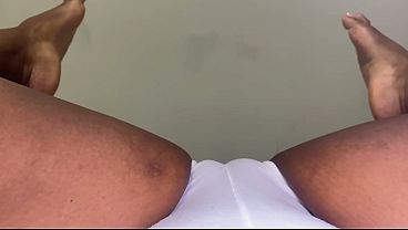 Image Madrastra masturba su vagina gorda en camara