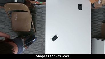 Image Thief Hides Stolen Goods in Her Panties - Shopliftersex