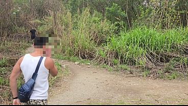 Image Meu cu virgem se tornou um banco de esperma para os homens nesta floresta repleta de sexo