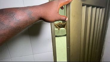 Image Atrapo a mi madrastra masturbandose fuertemente