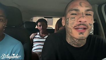 Image SEXO NO CARRO ENTRE AMIGOS ANTES DE VIAJAR