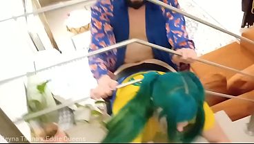 Image Oh no, la Miku brasilera queda atrapada en las escaleras! Espero que Kaito pueda ayudarle a salir xD