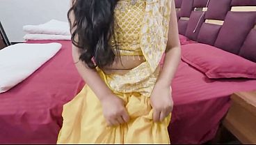 Image Devar Ke Gussa Hone per Bhabhi Ne Apni Gili Chut De Kar Manaya