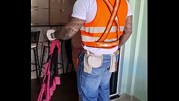 Image ESPEREI O CORNO IR TRABALHAR E TRANZEI COM O OPER&Aacute_RIO DA OBRA