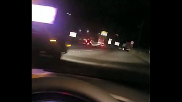 Image Vazado fudendo com o motorista de app. Casada safada, voltando do role, nao aguentou o tesao e fudeu com o motorista.