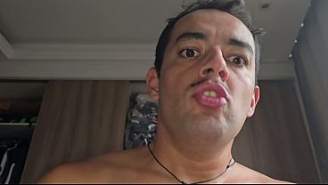 Image Jovem amador com uma bunda perfeita monta um pau grosso, cavalgando de forma muito deliciosa.