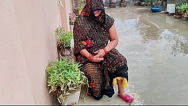 Image Bhabhi ki garden me chudai ki