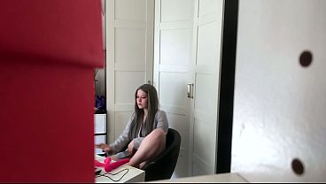 Image Set up a camera at home to spy on my gf while I'm at work