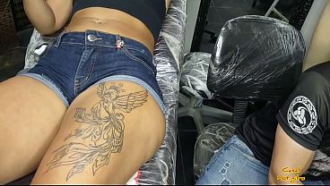 Image Cliente surpreende tatuador com propostas indecentes em S&atilde_o Paulo, v&iacute_deo completo no RED