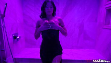 Image Alexa Chains fucked by bbc in the shower