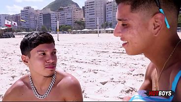 Image Dando o cu pro vendedor de picol&eacute_ da praia!