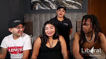 Image NEGRO SE COGE A UNA ESPOSA PUTA Y EL CORNUDO DISFRUTA