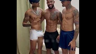 Image TROUXE UM MACHO CAFU&Ccedil_U PRA BRINCAR COMIGO E MEU MARIDO