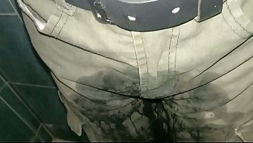 Image Pantal&oacute_n orinado con pa&ntilde_al de tela y olor a amoniaco primera parte