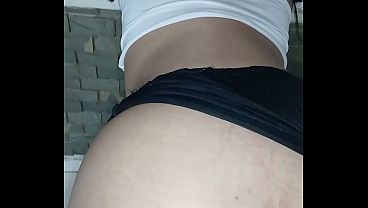 Image Me gusto cuando mi hijastro me follo por el culo r&aacute_pidamente mientras estaba en la ventana al aire libre!!