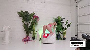 Image BTS - Blonde Beauty Cecelia Taylor Teases In Skimpy New Outfits!