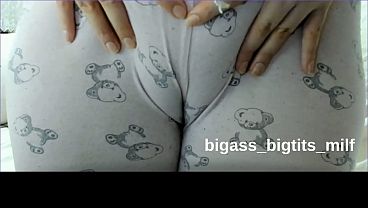 Image CAMEL TOE- RUBBİNG PUSSY İN PAJAMAS