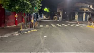 Image ESPOSA VAI PRA RUA DOIDA PRA DA E O CORNO APROVEITA E COME ELA NO CANTINHO DA RUA