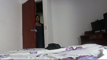 Image 18 porno en espanol : mi hermosa hermanastra latina salio del ba&ntilde_o y entro a su cuarto y me dijo que entrara que podia entrar para follar