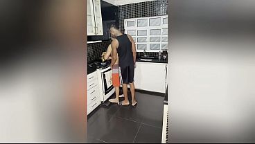 Image Twink branquinho levando rola do dotado na cozinha - White twink taking cock from the gifted in the kitchen