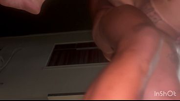 Image loira casada esperou o marido sair e veio foder gostoso na lage do condominio com preto pirocudo (COMPLETO NO RED)