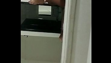 Image gordita colombiana de gran culo esta muy cachonda tiene sexo duro con su vecino.