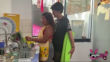 Image Empleada putita cede ante los deseos perversos de su joven patr&oacute_n