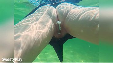 Image Creampie underwater - Stranger cum inside my pussy on the beach