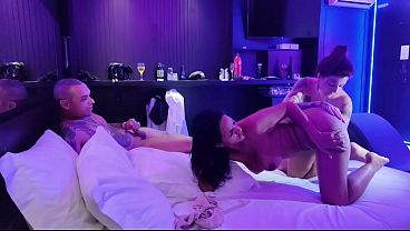 Image Fomos convidados por um casal para uma troca