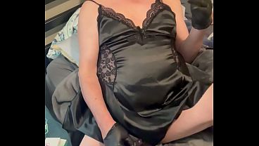 Image CD Nikki smoking and cumming twice just a slut