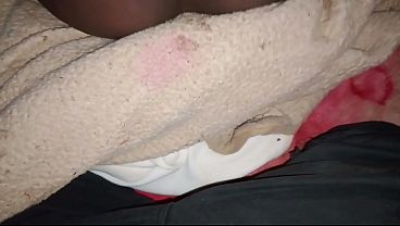 Image jeune fille coquine pr&ecirc_te tout avant la douche.