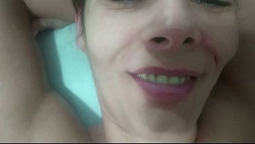 Image Garoto novinho perdendo a virgindade com minha mulher,ele encheu a buceta dela de porra
