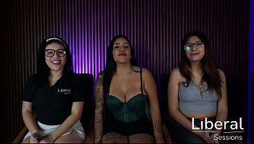Image ESPOSAS CALIENTES, SON FOLLADAS ENFRENTE DE SUS CORNUDITOS